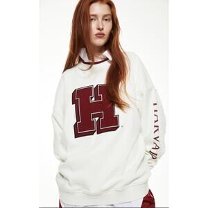M808) Divided H&M Oversized Harvard Printed Sweatshirt Medium